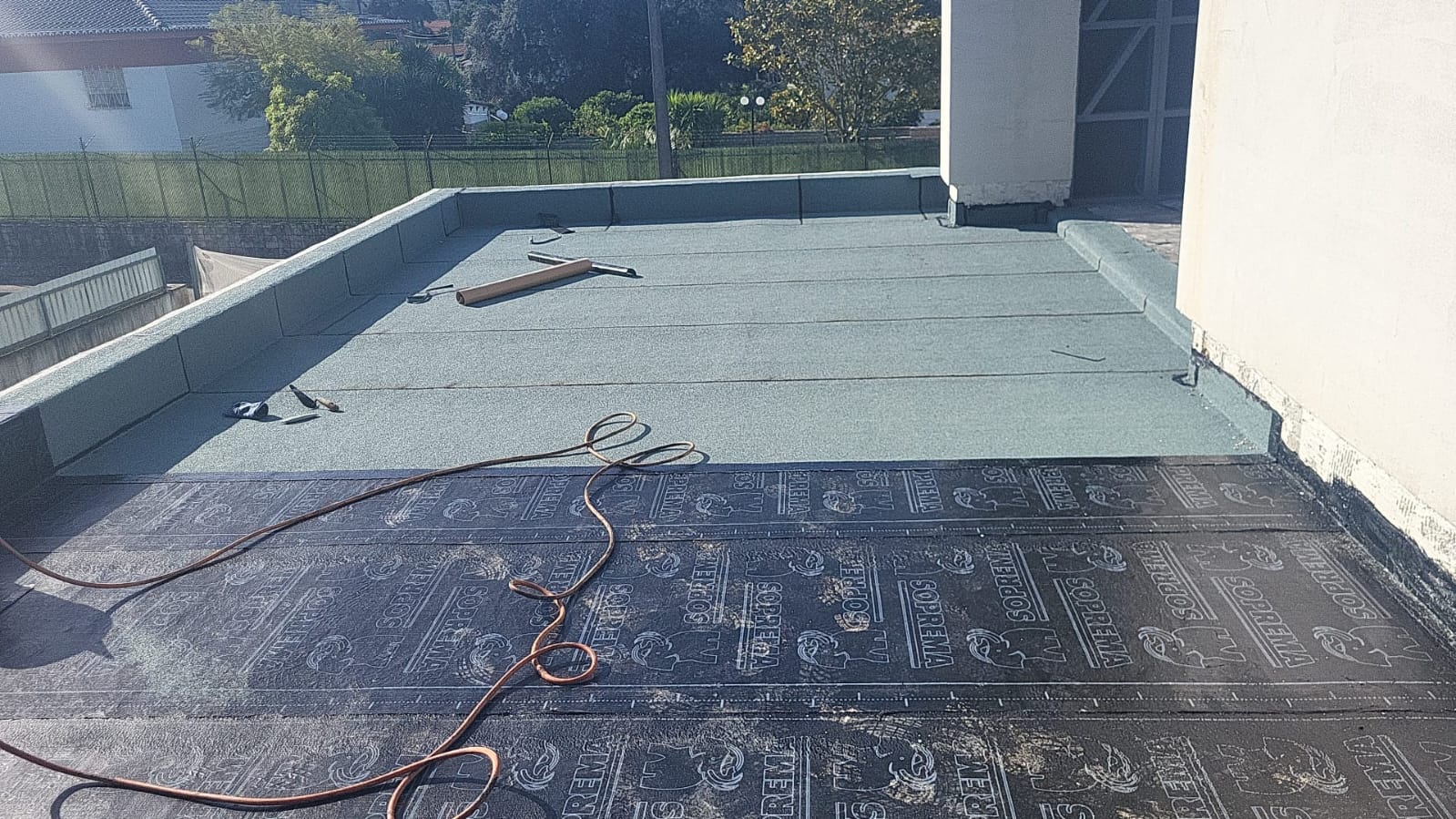 Terraço com impermeabilização aplicada em tela